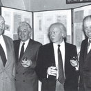 Herbert Kraus (2. v.l.), Viktor Reimann und Gustav Zeillinger (ganz rechts)