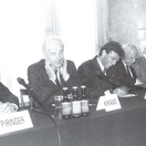 Festveranstaltung zum Gedenken an die Gründung des VdU. Am Bild: v.l.n.r. Kurt Piringer, Herbert Kraus, Jörg Haider, Viktor Reimann und Gustav Zeillinger